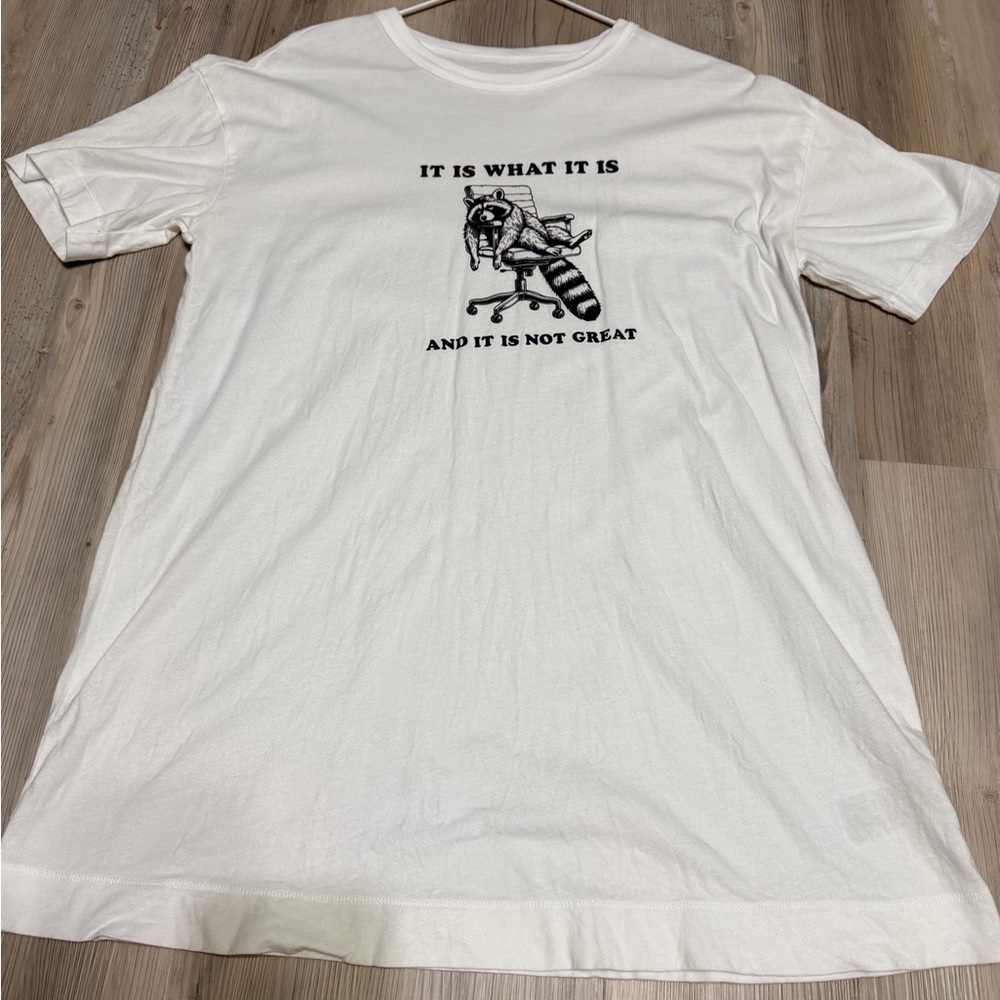 White Graphic T-Shirt Old Navy Size XS Tall- Fits like Medium